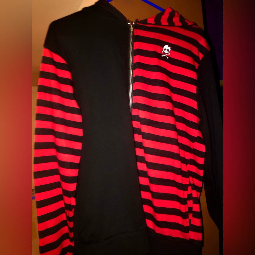 Hot topic Emo Red & Black hoodie
